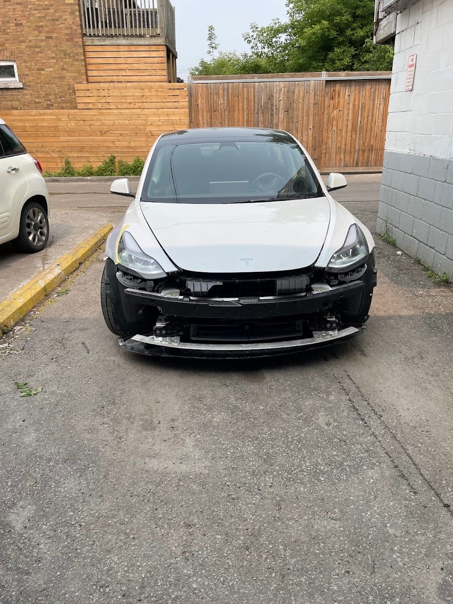 George's Autobody & Collision Centre, photo 2