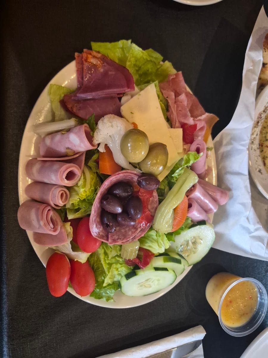 Monty's Restaurant & Pizzeria, photo 4
