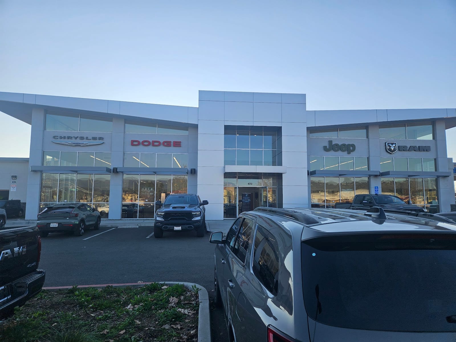 Hanlees Chrysler Dodge Jeep Ram of Napa, photo 3