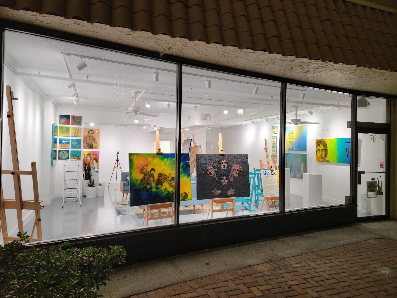 Kira Lee Art Gallery