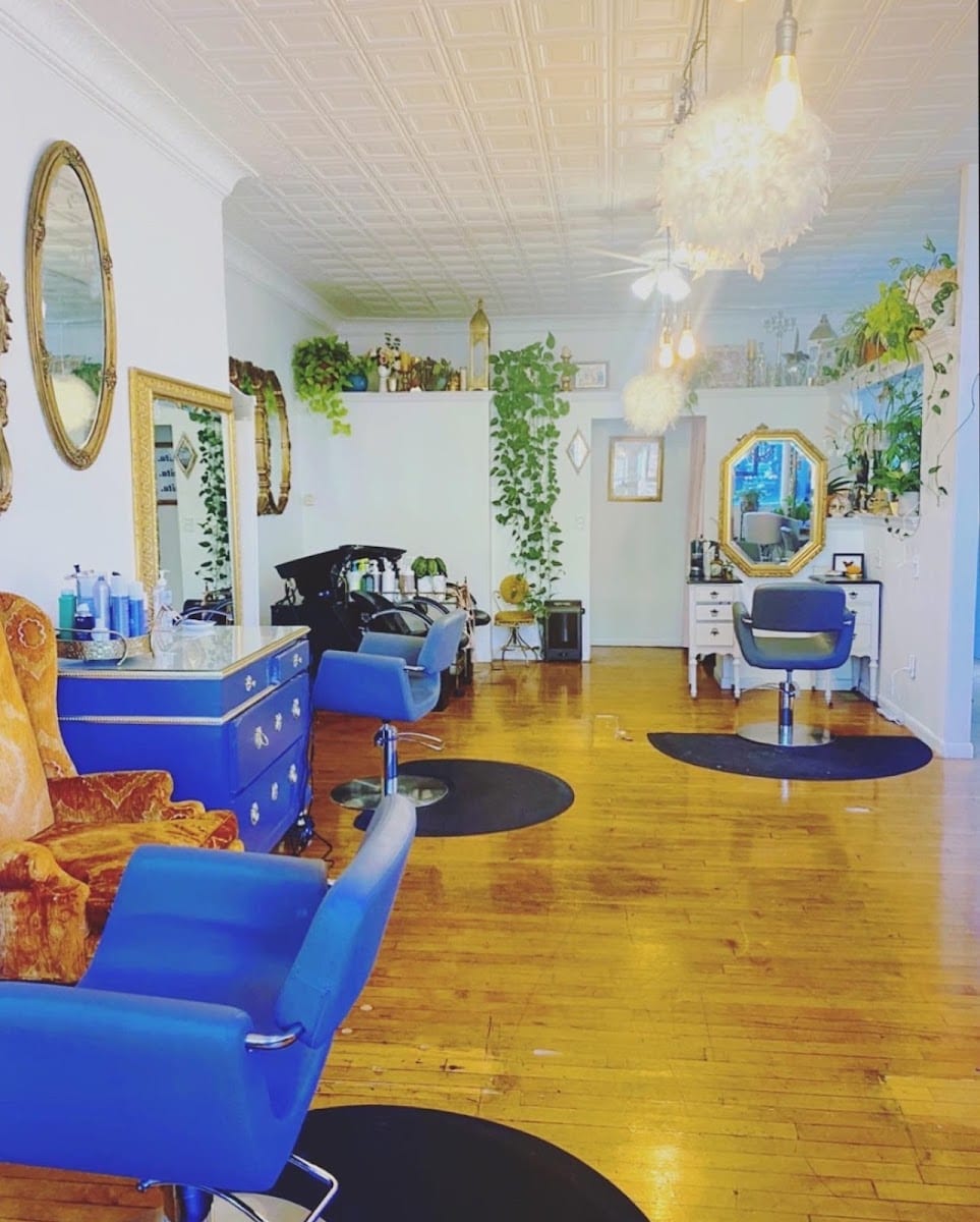 Mirror Mirror Hair Studio