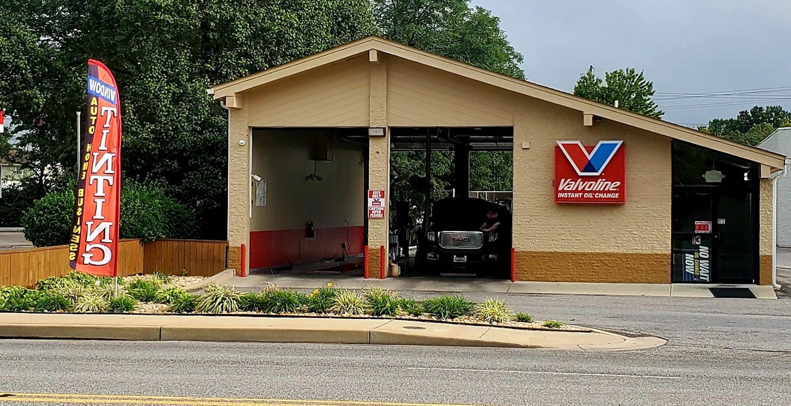 Valvoline Instant Oil Change, photo 4