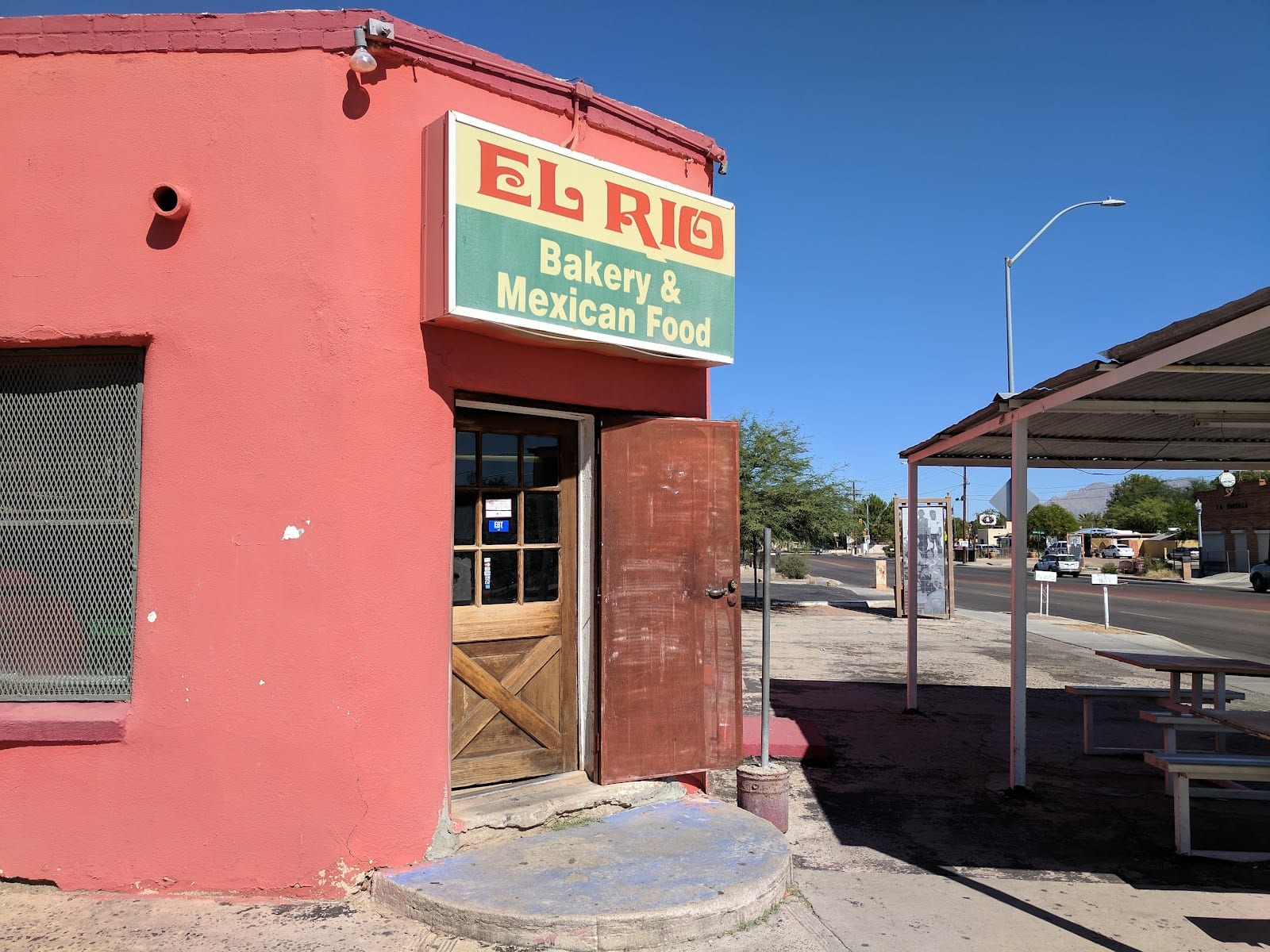 El Río Bakery & Mexican Food