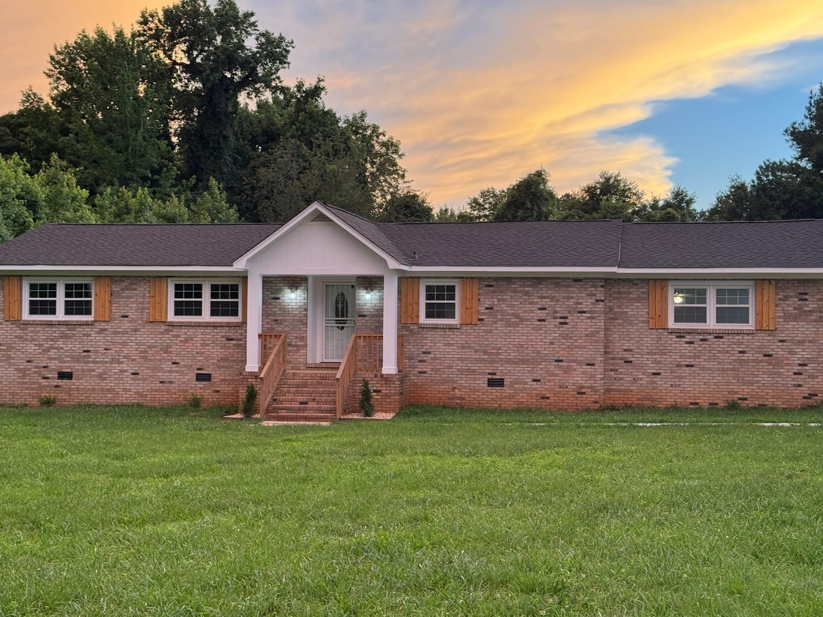 Sherry Cox, Realtor | Madison Area Broker Affiliate with RE/MAX Unlimited, photo 3