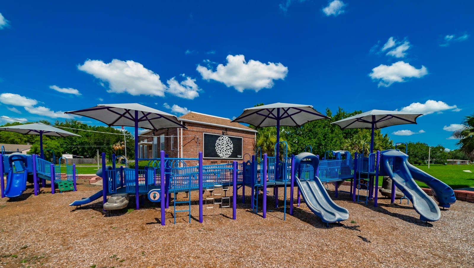 Robles Park Center, photo 3