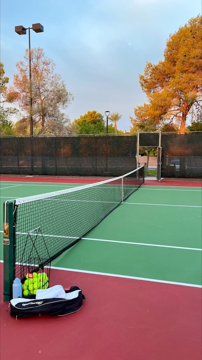 Tennis Courts, photo 3
