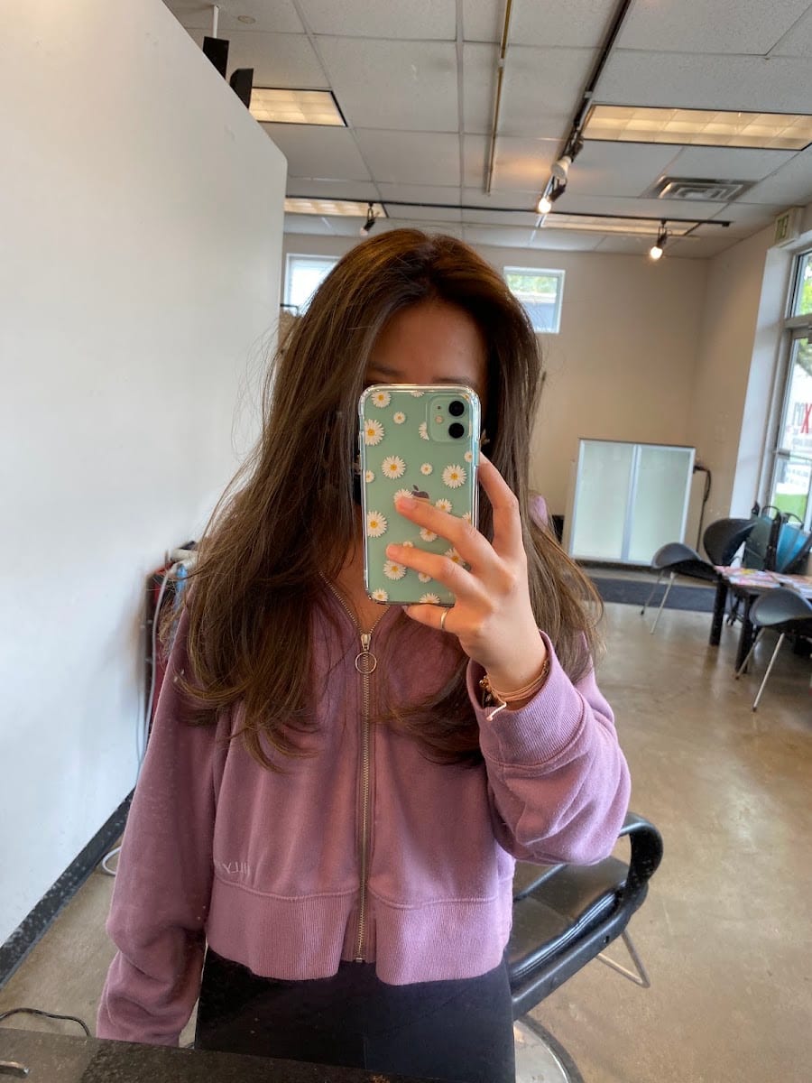 Roxy carMichaels Salon, photo 2