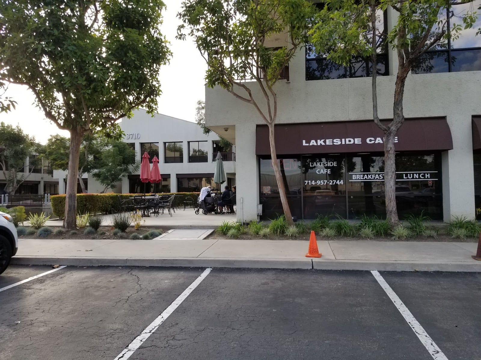 Lakeside Cafe