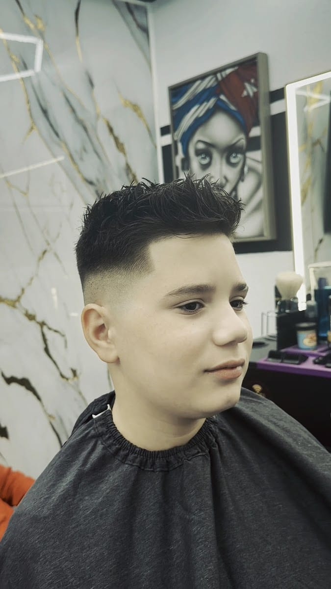 The Official La Perla Barbershop llc, photo 2