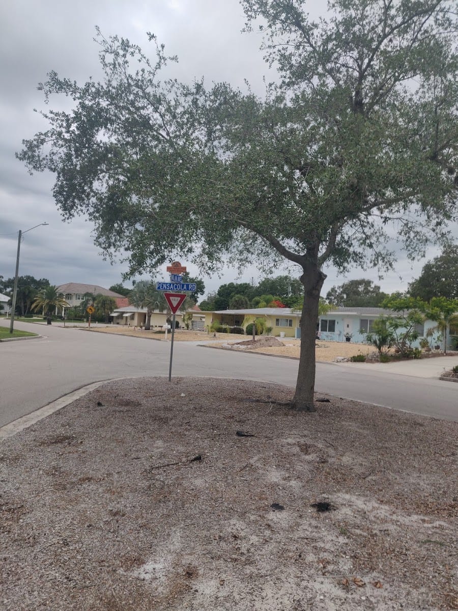 Pocket Park at Pensacola Rd