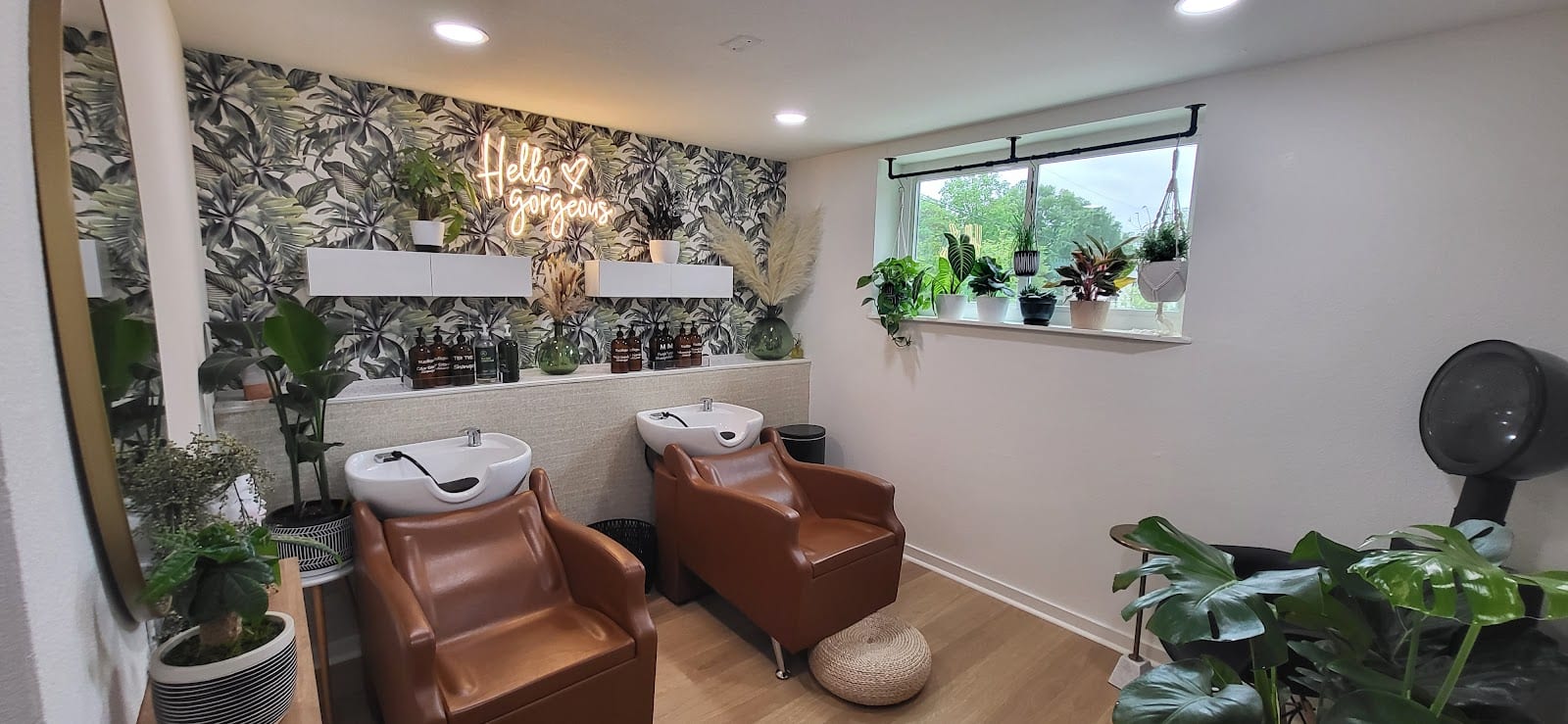 Head Waves Salon, photo 2