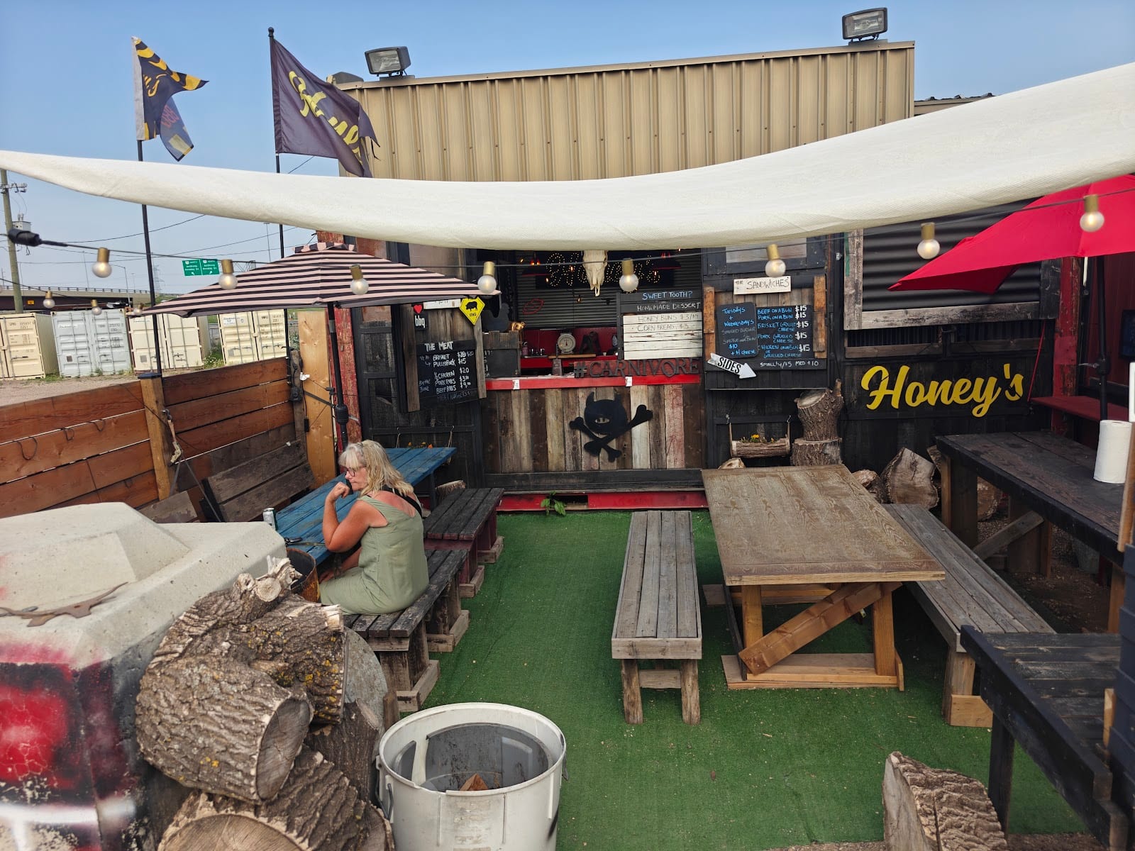 Honey's BBQ, photo 4