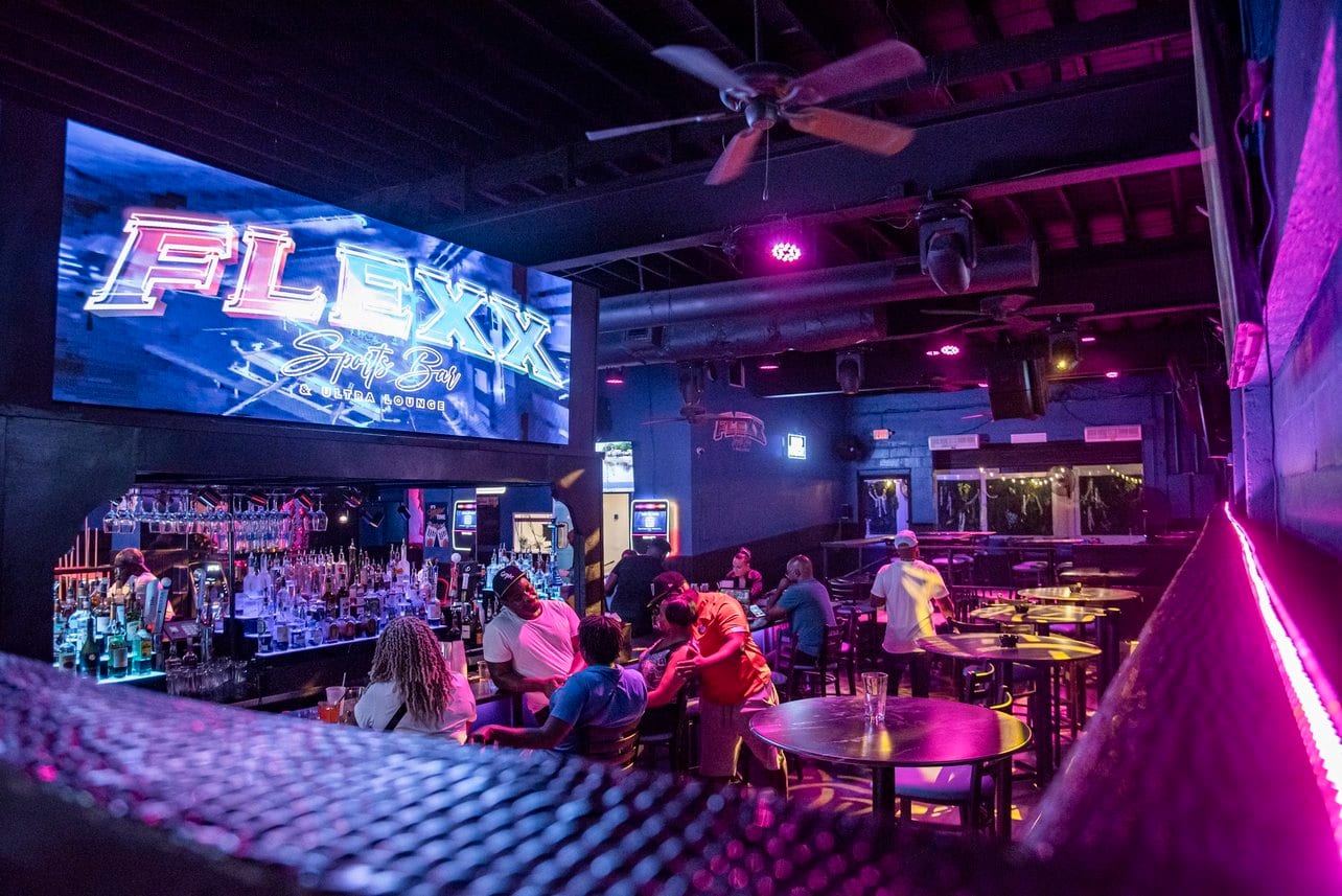 Flexx Sports Bar & Ultra Lounge, photo 2
