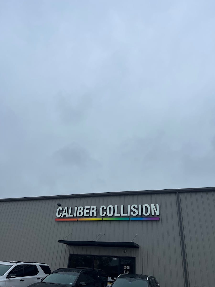 Caliber Collision, photo 3
