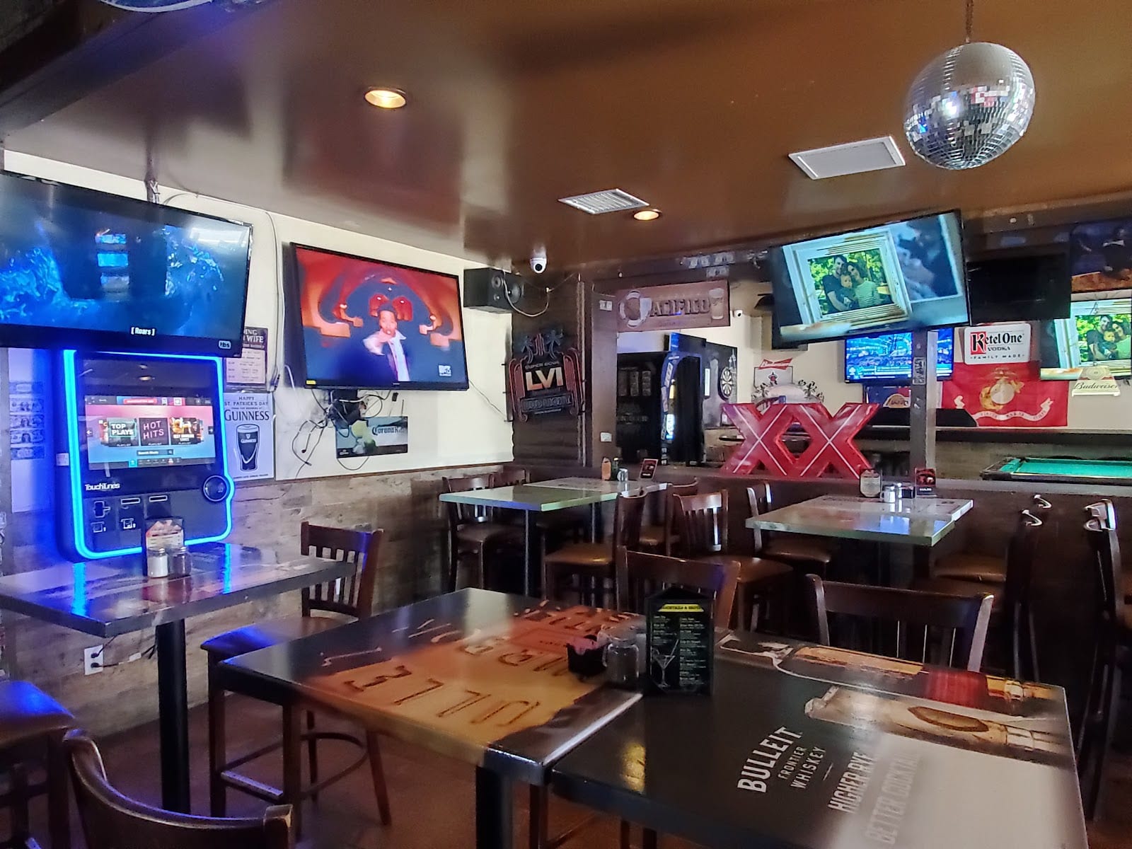 Pepi's Sports Bar and Grill