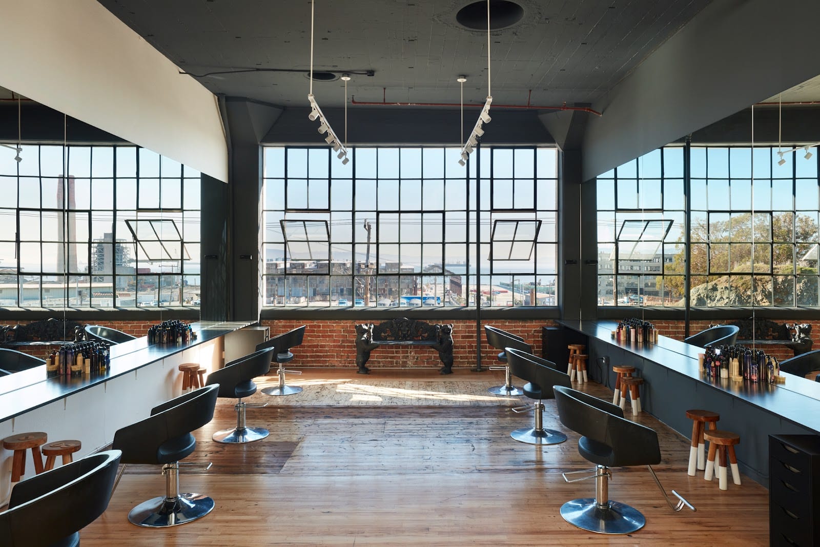 Barrow Salon, photo 2