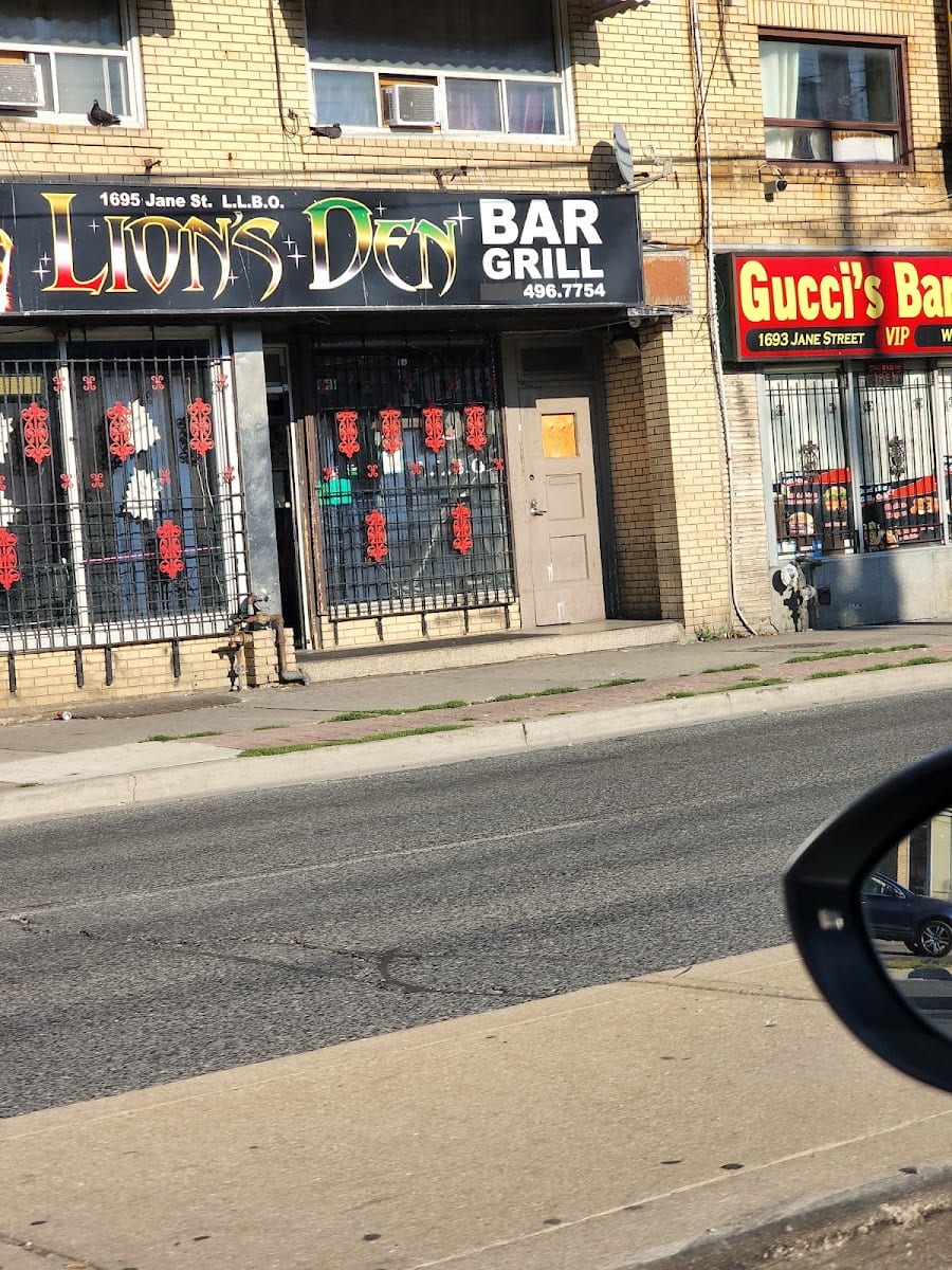 Lion's Den Bar & Grill