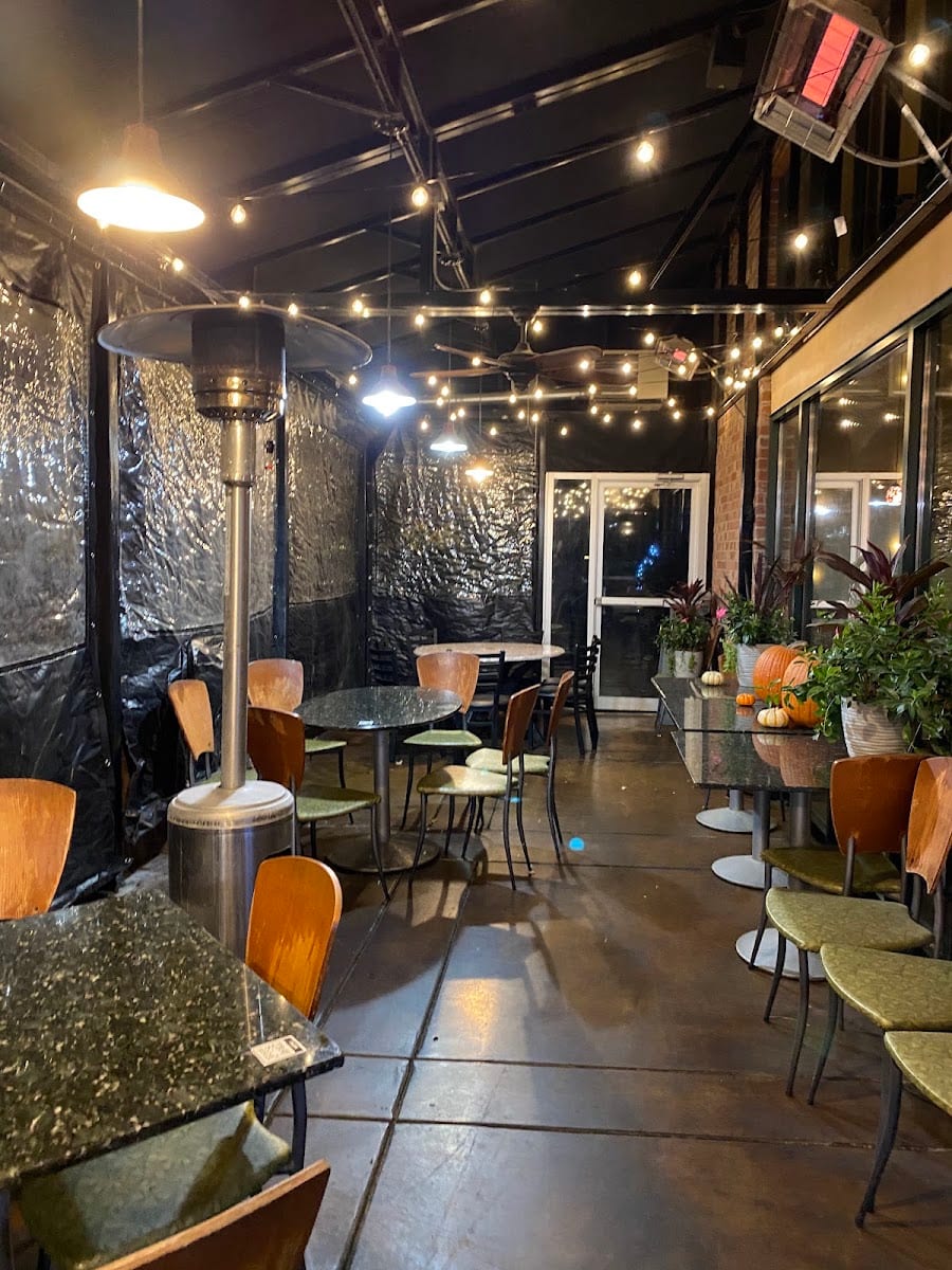 Yellowfinn Grill & Sushi Bar