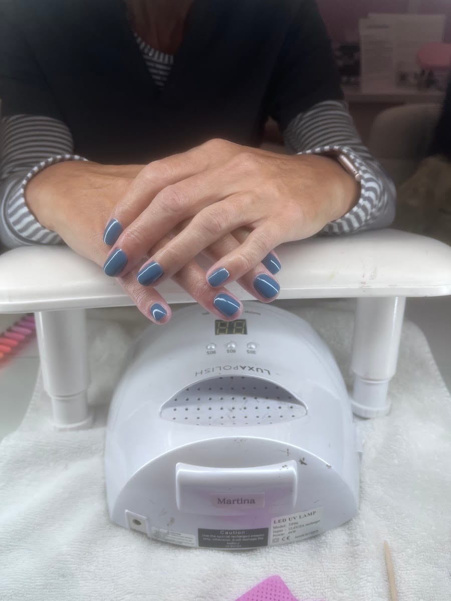 Mani's By Martina