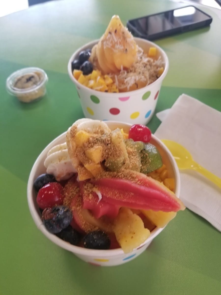 Yogurtini Self Serve - Nellis Blvd, photo 3