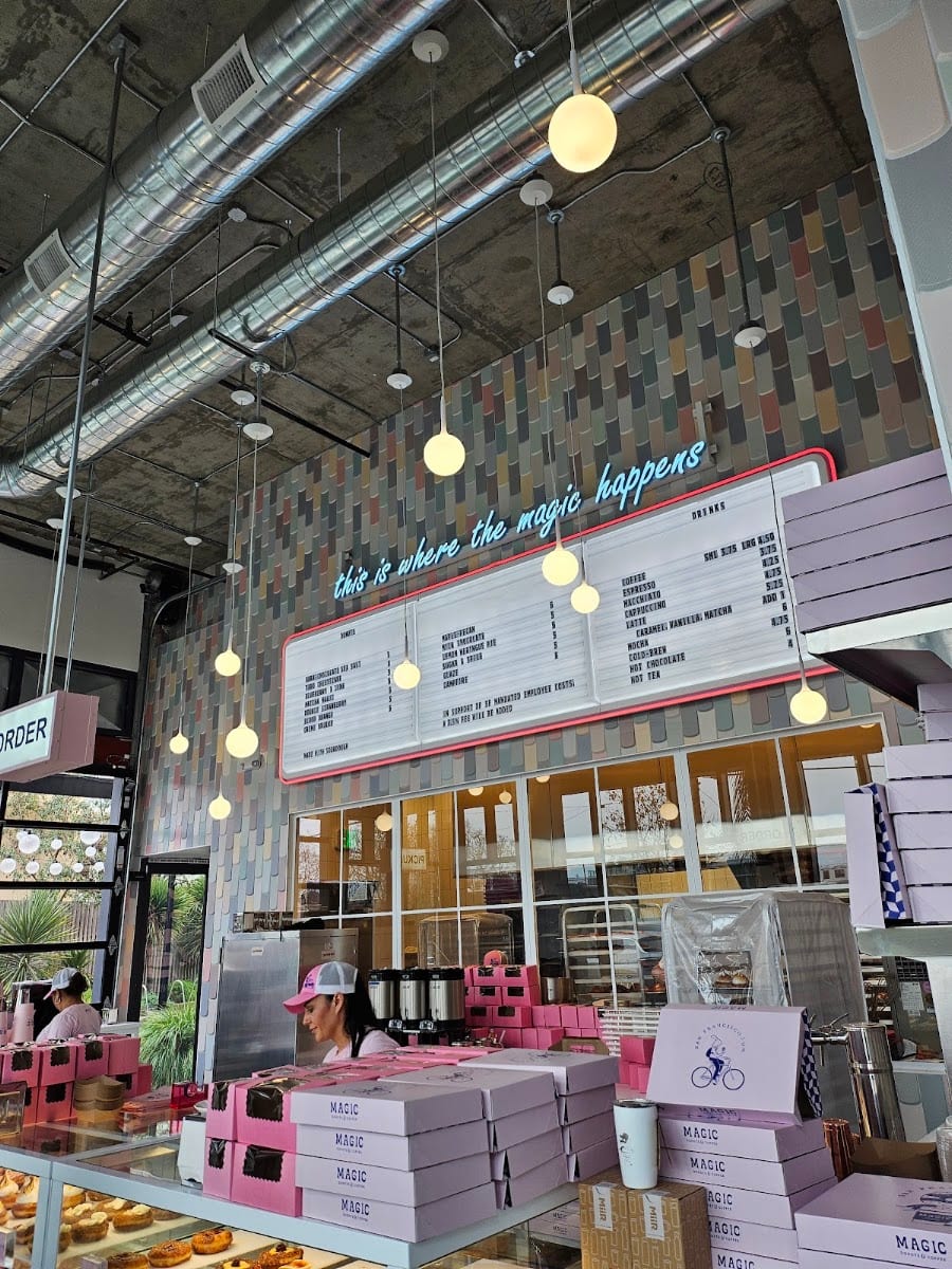 Magic Donuts & Coffee