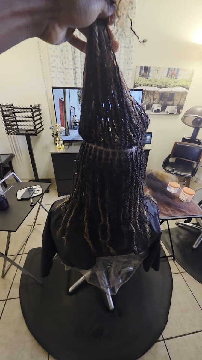 Henry Patrick Beauty And Hair Braiding Salon, photo 3