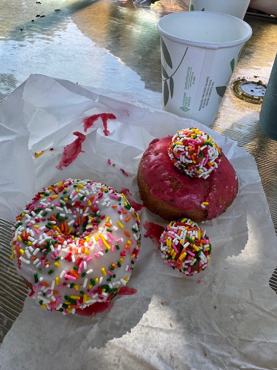DK's Donuts, photo 3
