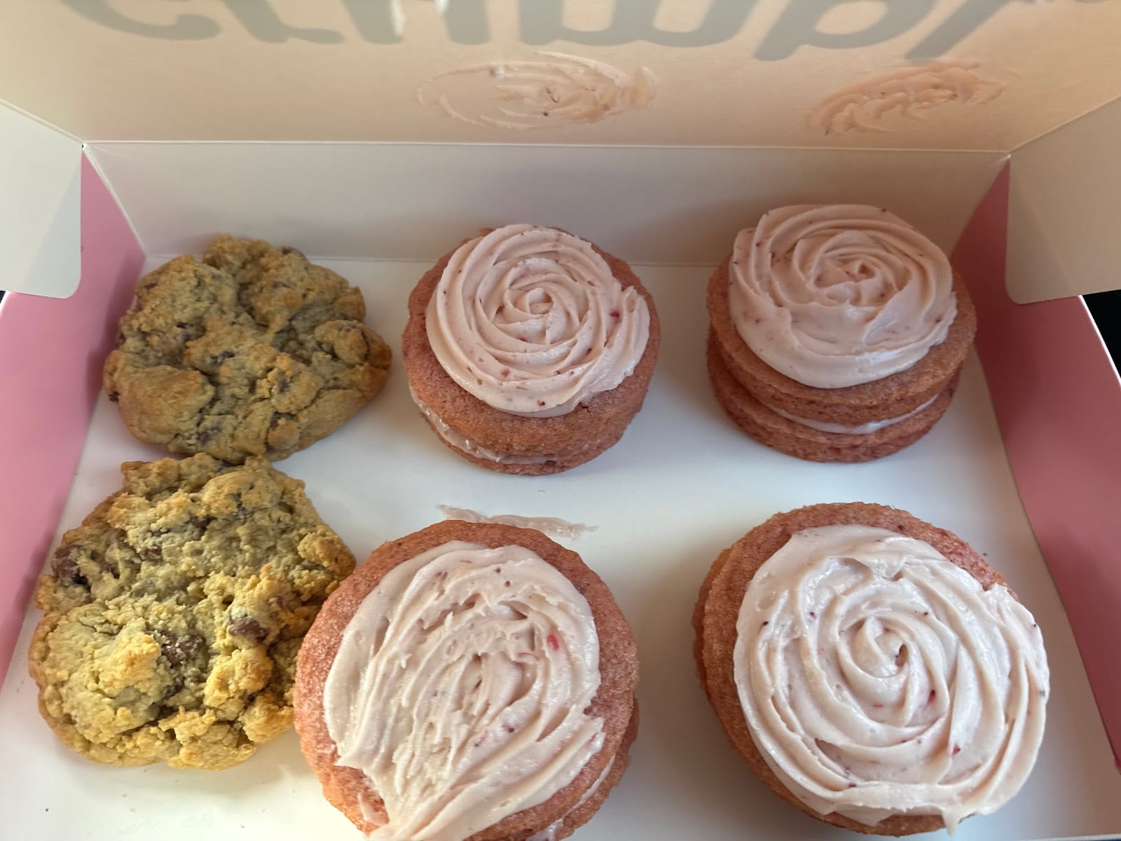 Crumbl Cookies, photo 3