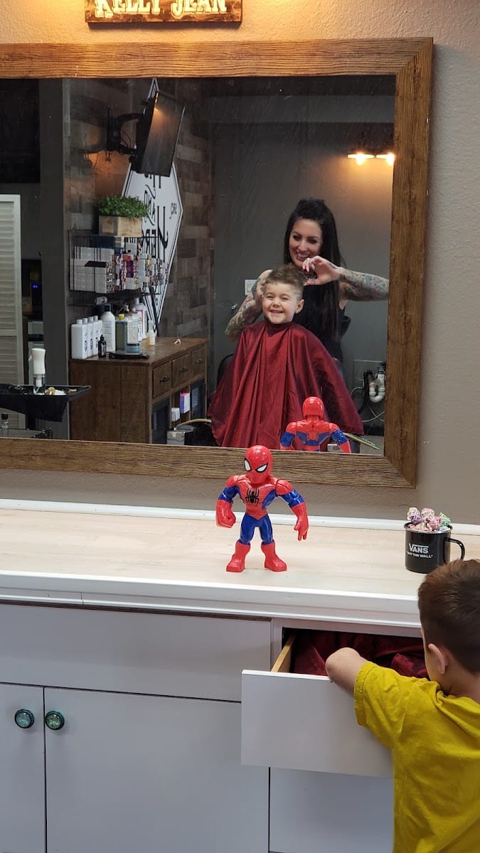 Kelly Cuts @ Palmers Barbershop