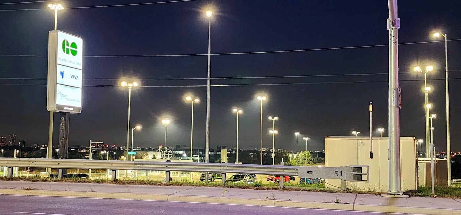 Major Mackenzie Drive East @ Highway 404 Park 'n' Ride