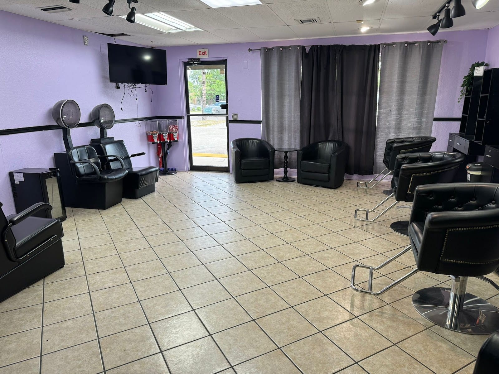 Salon Divinty 83