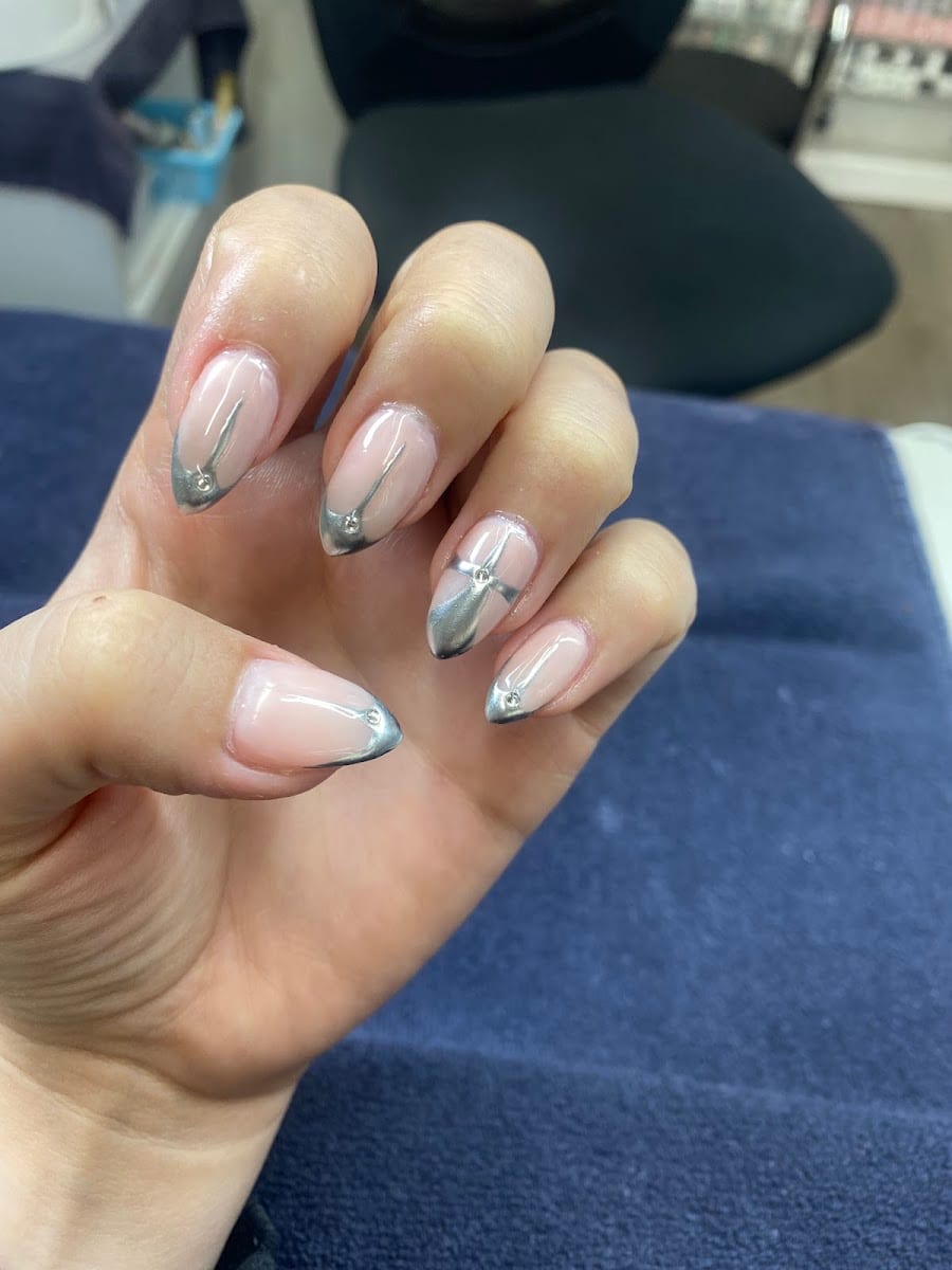 Iris Nails & Hair, photo 3