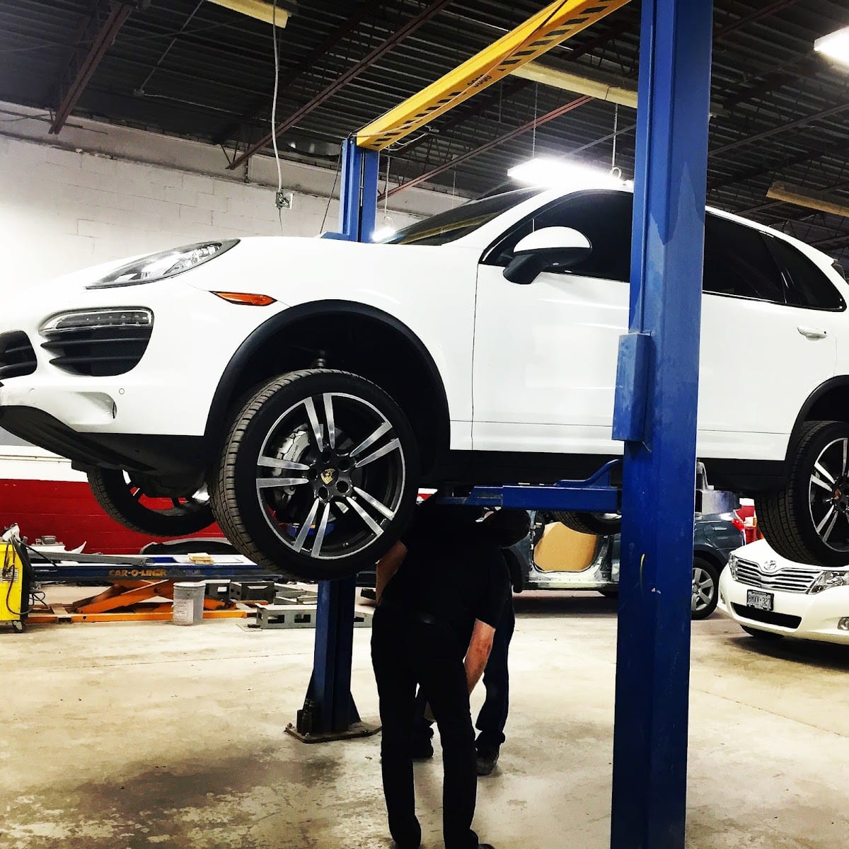 Bodylines Auto Collision, photo 4