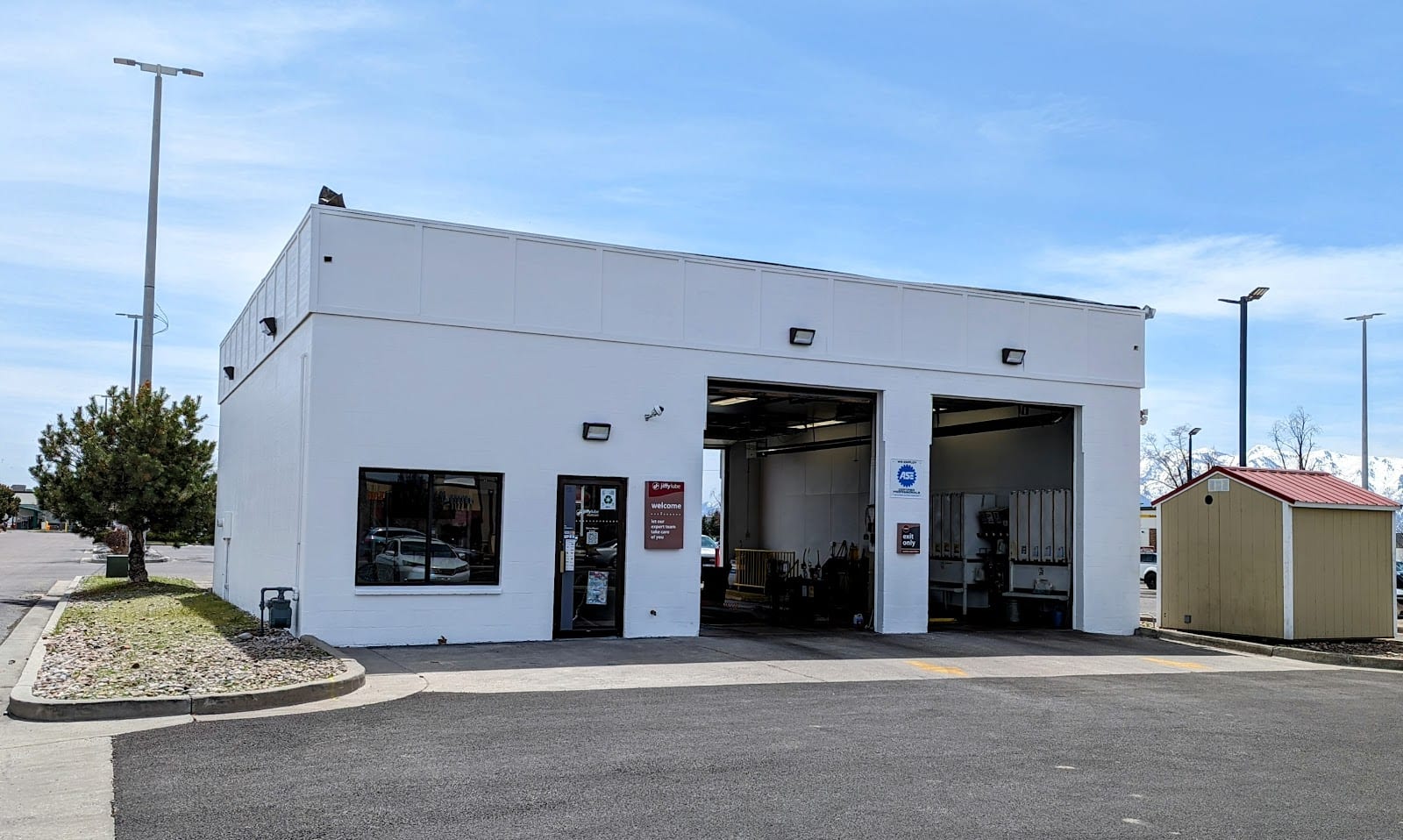 Jiffy Lube Oil Change, photo 3