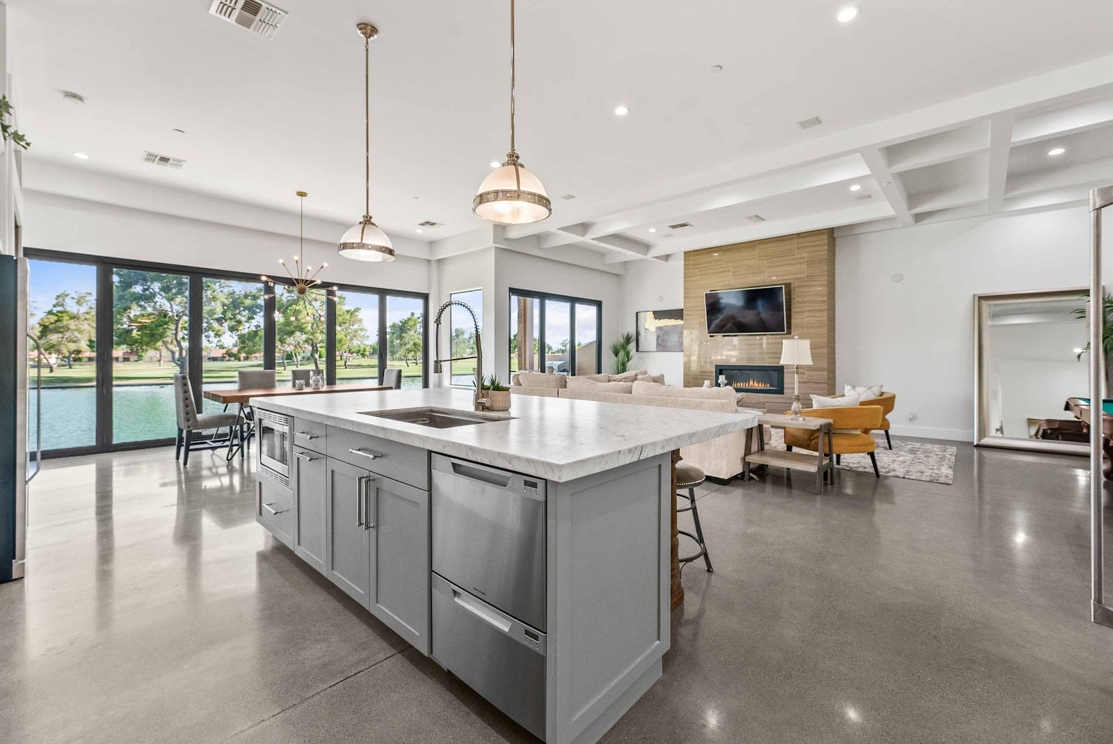 Kurt M. Boyd Real Estate - 480.203.3704 | Russ Lyon Sotheby's International Realty