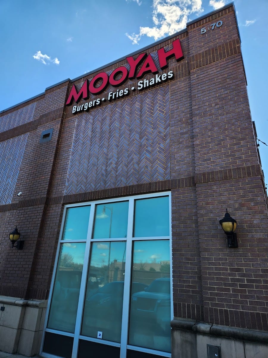 MOOYAH Burgers, Fries & Shakes, photo 2