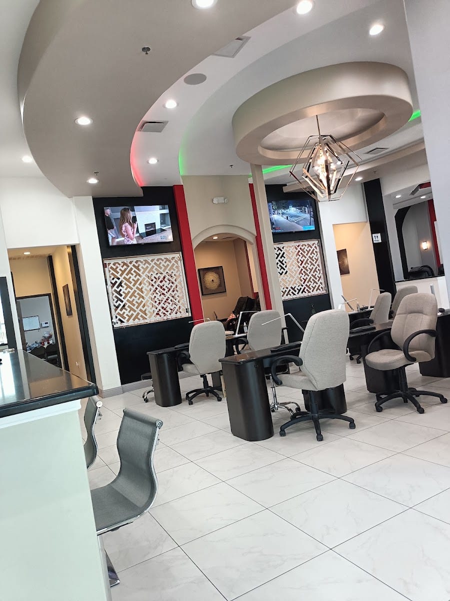 LeVie Nail Lounge