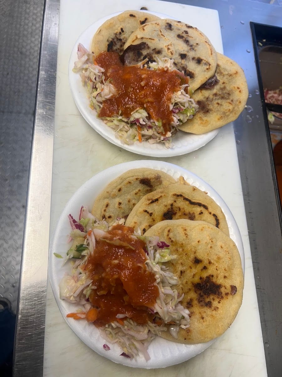 Pupusería La Salvadoreña