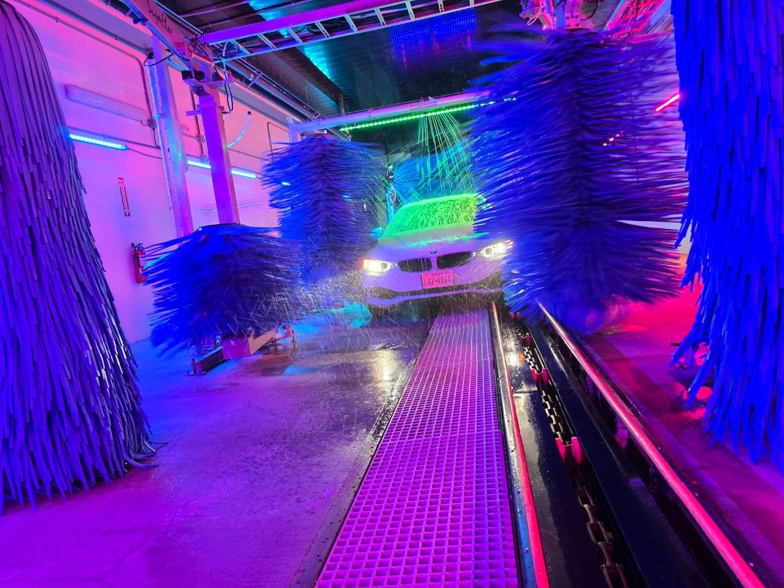 BlueWave Express Car Wash, photo 4