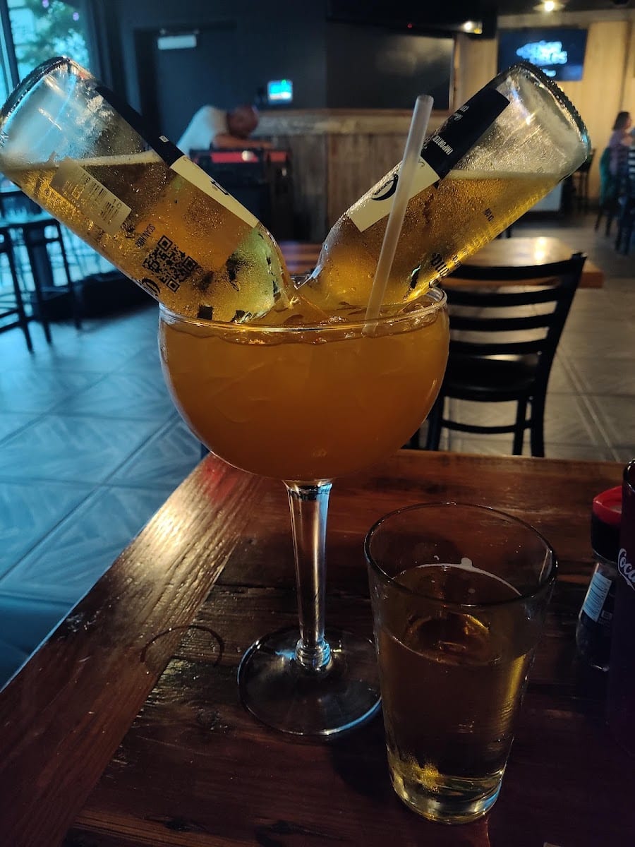 Louie's Bar & Grill, photo 2