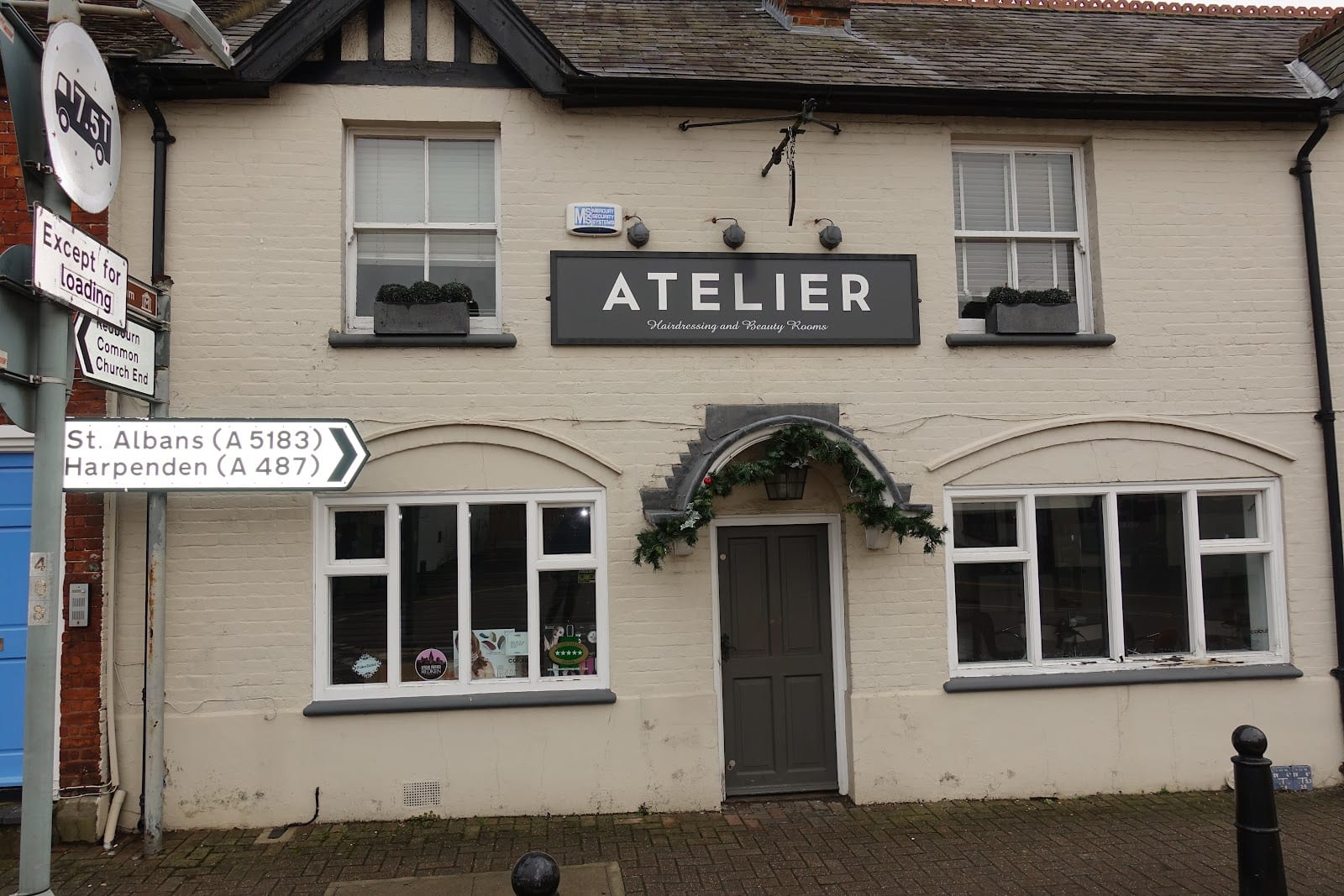 Atelier Salon & Spa