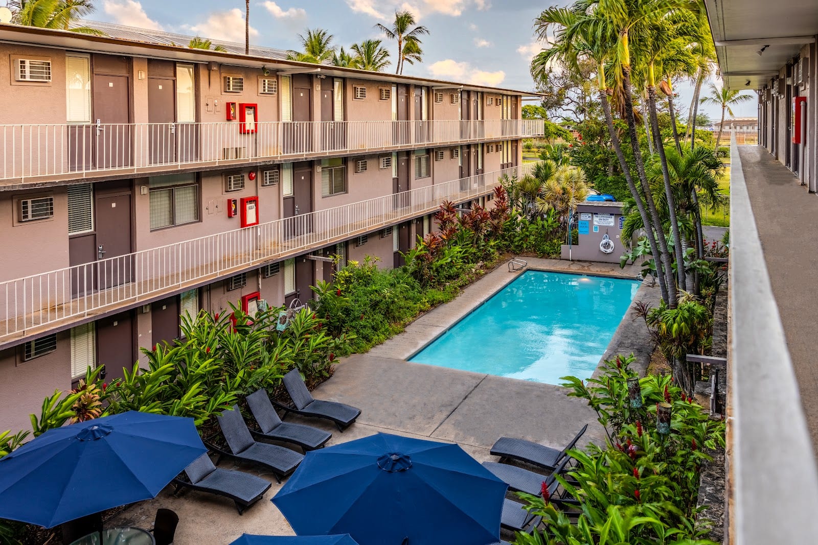 Harbor Shores Apartment Hotel