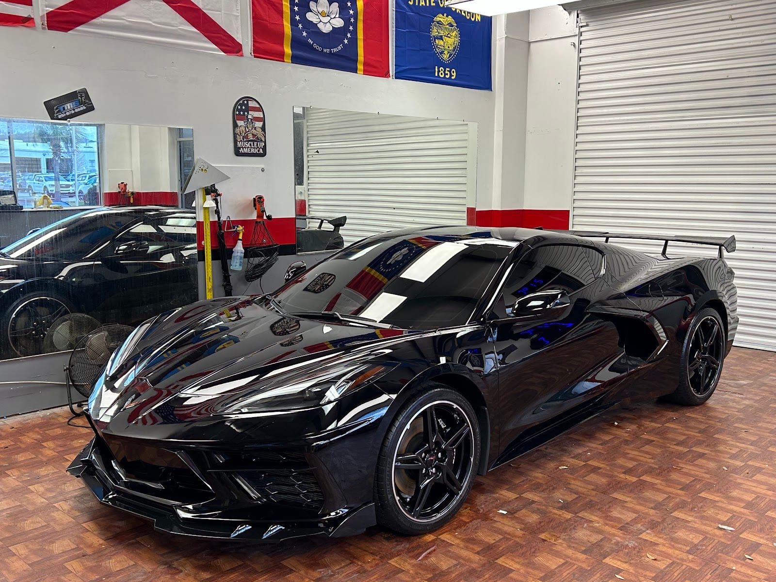 Lucid Auto Salon, photo 3