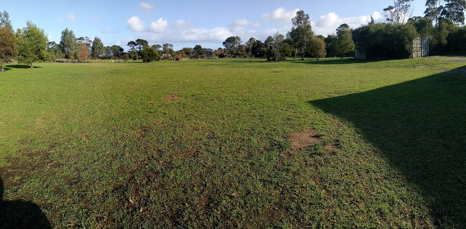 Leash free area (fenced)