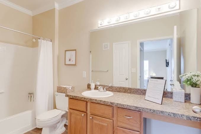 Cozy Stay minutes from The Star! W /Pool Gym - Near Top Golf and PGA Frisco!