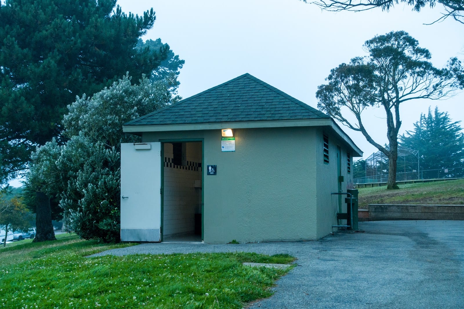 Holly Park Tennis Court