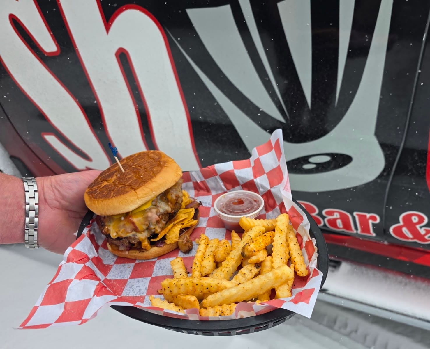 Shotzys Bar & Grill