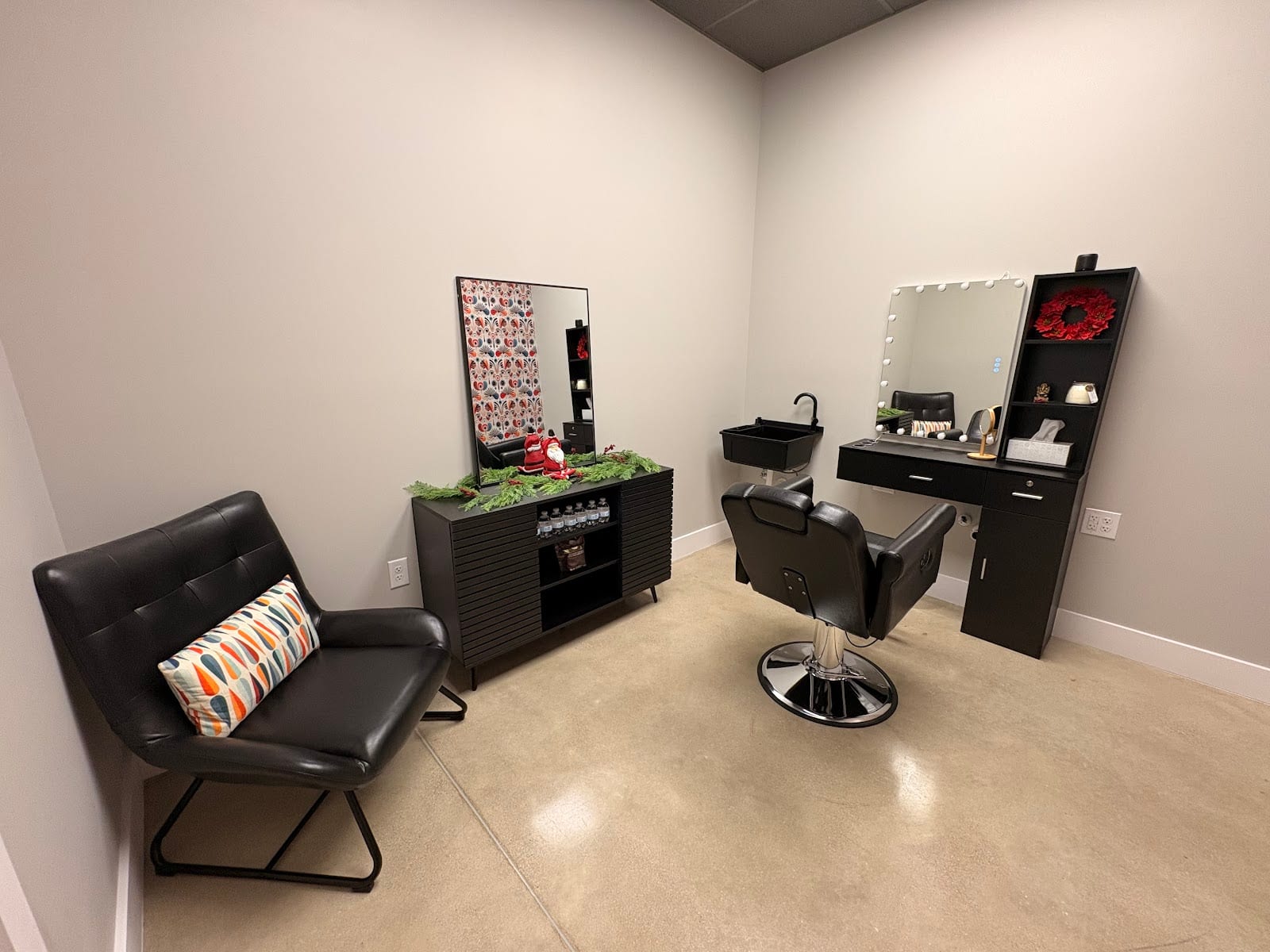 Neena’s Threading Nook, photo 4