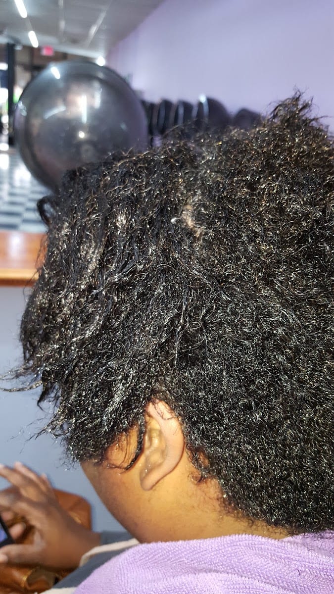 Brooklyn Dominican Hair Salon, photo 3