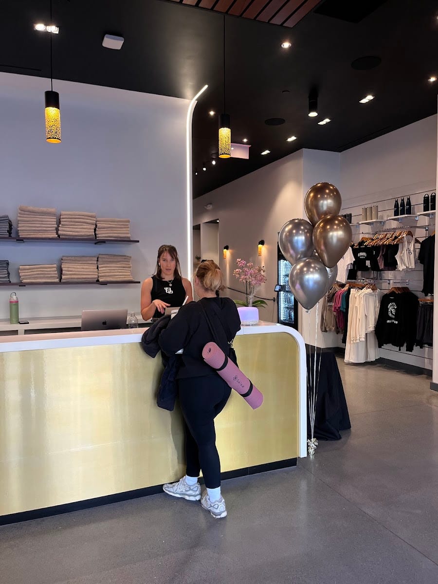 Hot 8 Yoga, photo 3